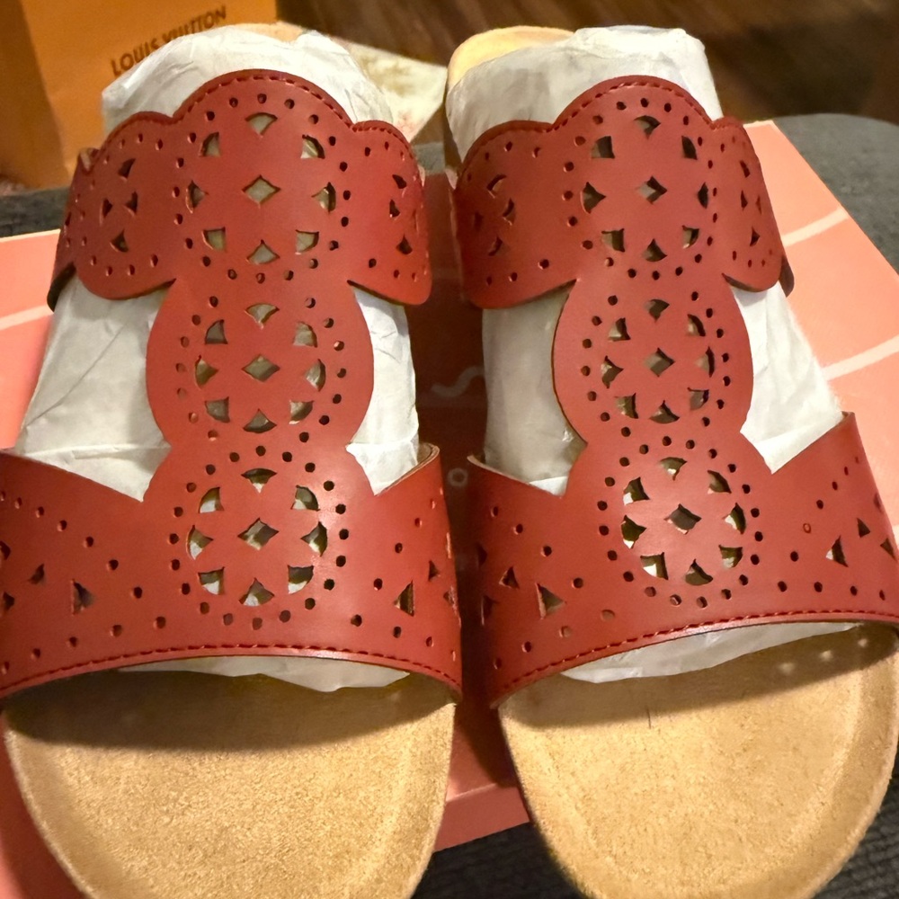 Easy Spirit Medium Red Brixton Sandals
NOT FOR SALE